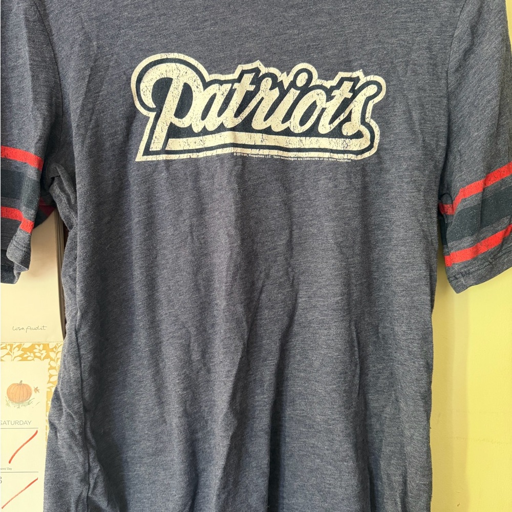 Old Navy Gray Graphic Tee